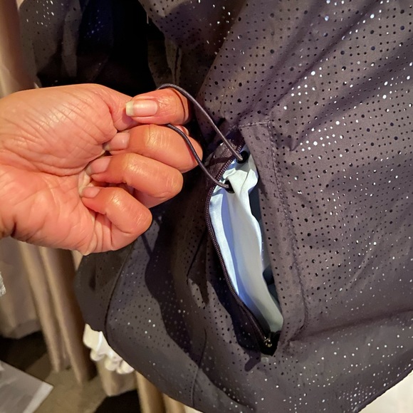 Fabletics Pullover 
•Women’s Size XS - Picture 4 of 5